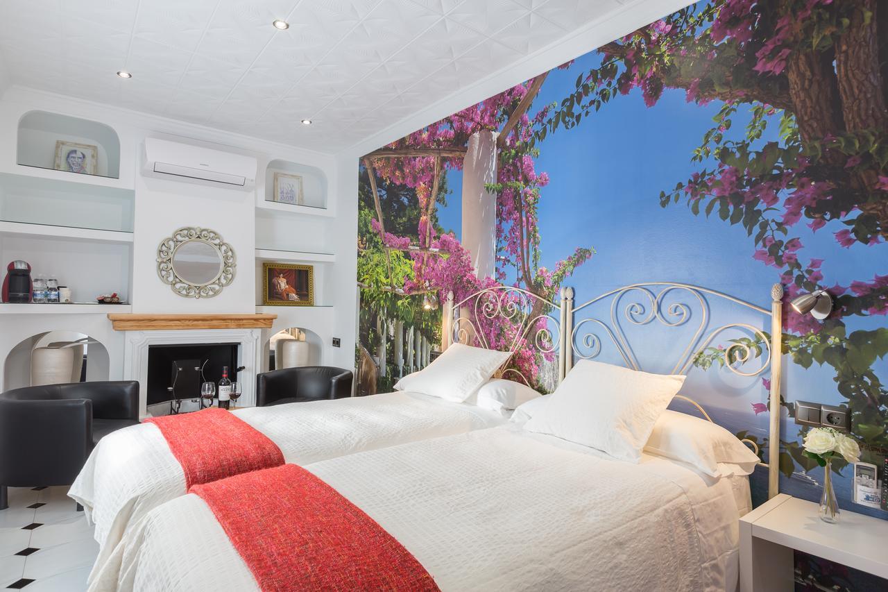 Salamandra Plaza Bed & Breakfast 2*